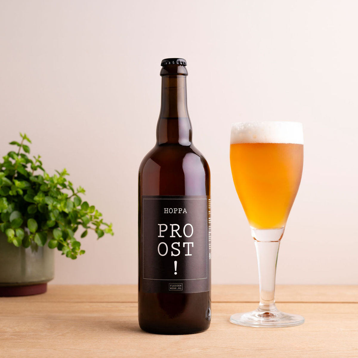 bier in grote fles met tekst proost