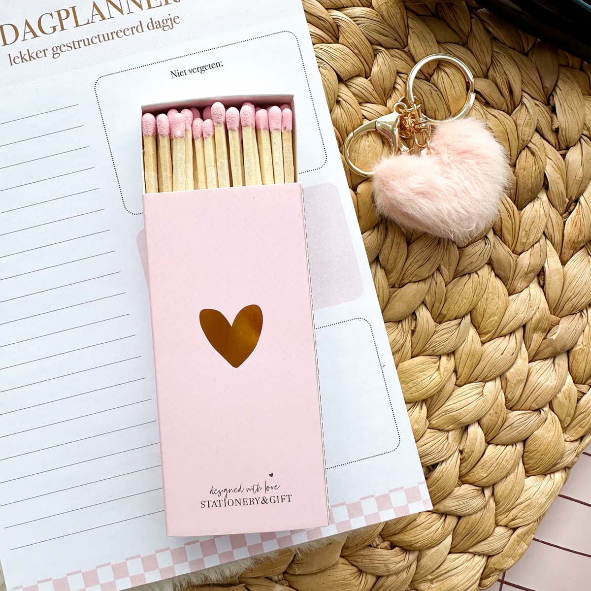 lucifers in roze doosje met gouden hartje