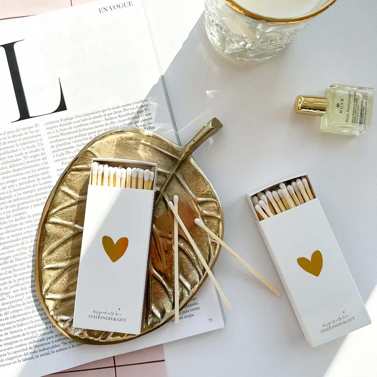 lange lucifers in wit doosje met gouden hartje goudfolie