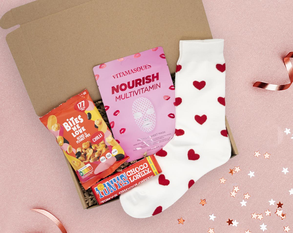 brievenbuspakket love you valentijn met achtergrond
