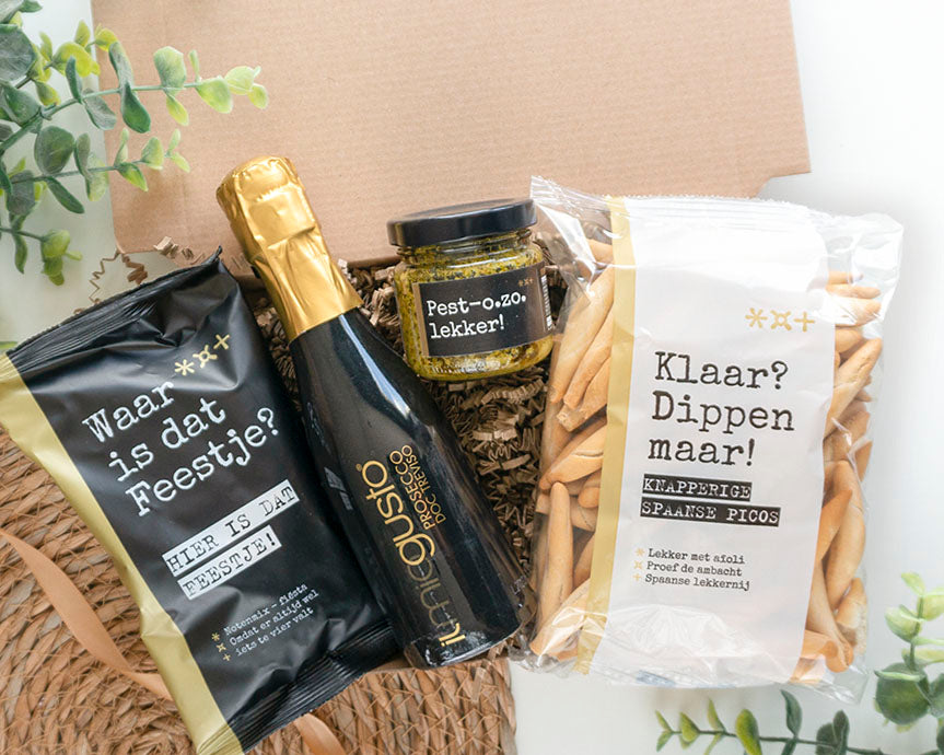 Feestelijk borrelpakket met Il Mio Gusto Prosecco DOC, Pest-o-zo-lekker pesto, Pico’s dipstengels en notenmix