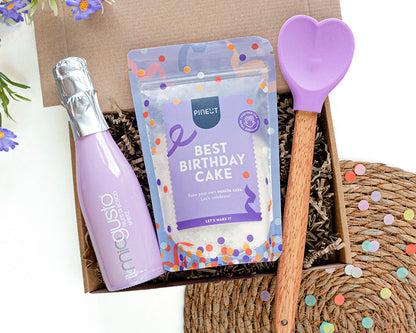 Verjaardag brievenbuscadeau met vanille cake mix Best Birthday Cake en bakspatel met tekst naar keuze