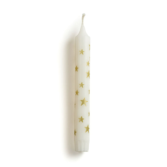 Witte dinerkaars met gouden sterrenprint van Rustik Lys BY KIMMI, feestelijke kerstkaars per stuk.
