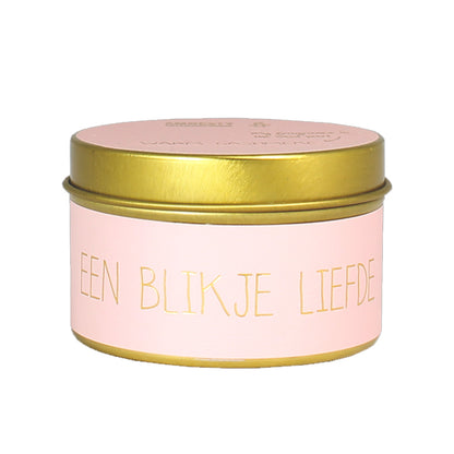 Geurkaars in blik Een Blikje Liefde met roze label en goudkleurig blik