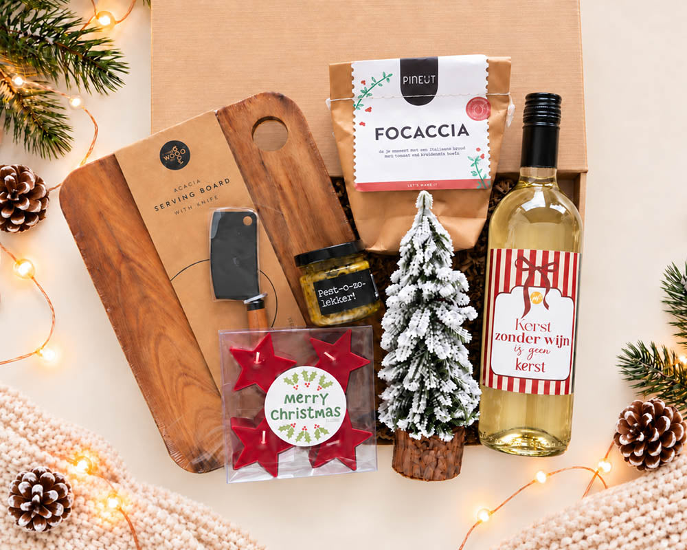 borrelpakket voor kerst met wijn voor een gezellige avond