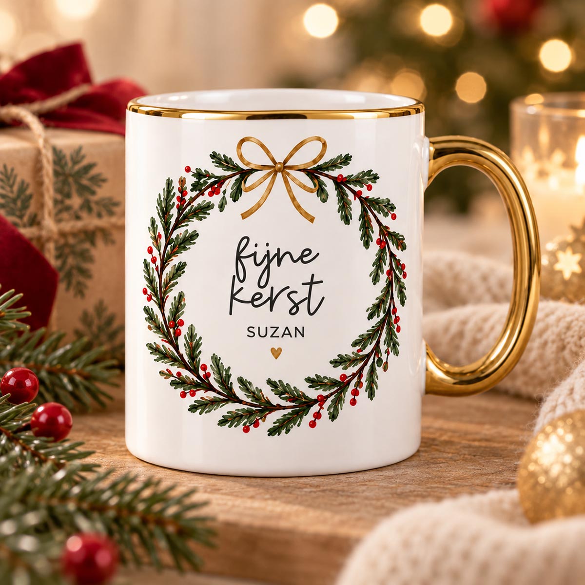 Gepersonaliseerde kerstmok met naam Fijne kerst en gouden oor