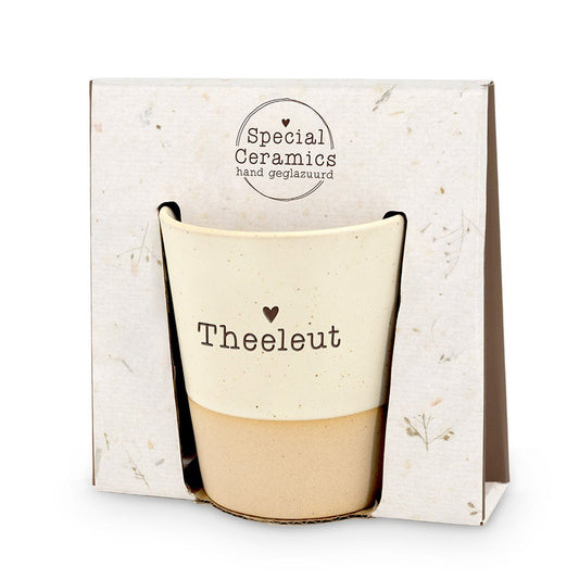 mok met de opdruk theeleut met daarboven een hartje