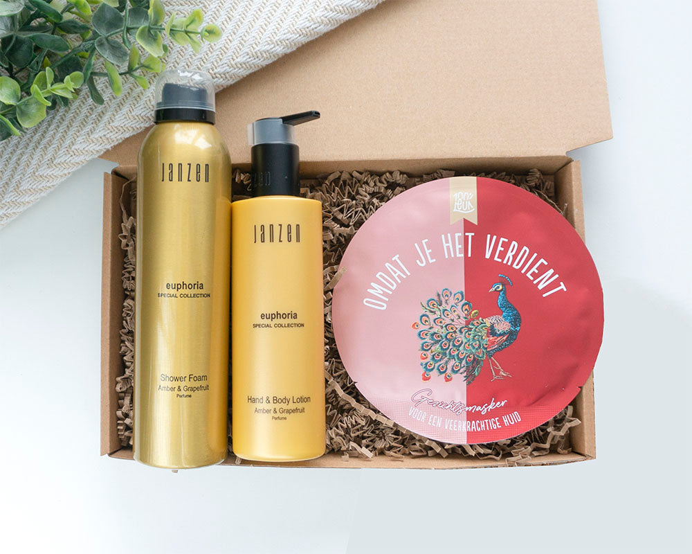 Verwenpakket als bedankje met Janzen Euphoria shower foam en hand & body lotion in goudkleurige flesjes