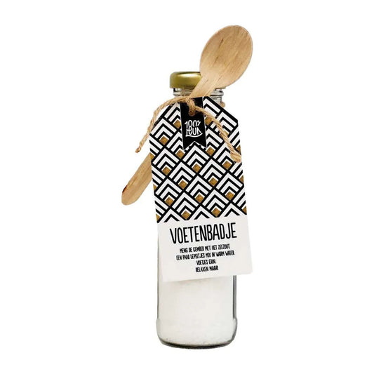 voetenbadje in fles met lepel