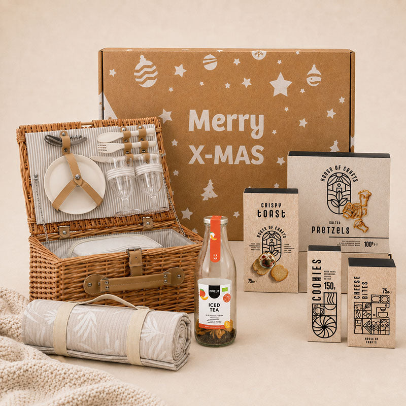 Kerstpakket Buiten & Bites met picknickmand, picknickkleed, iced tea en snacks