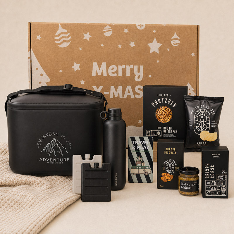 Kerstpakket Koelbox & Knabbels met zwarte koelbox, thermofles en hartige snacks