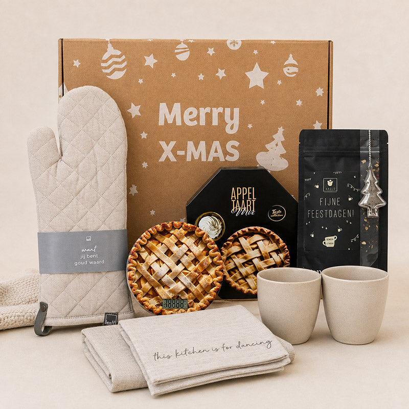Zakelijk Kerstpakket Taart & Thee met mokken, appeltaartmix en keukenaccessoires